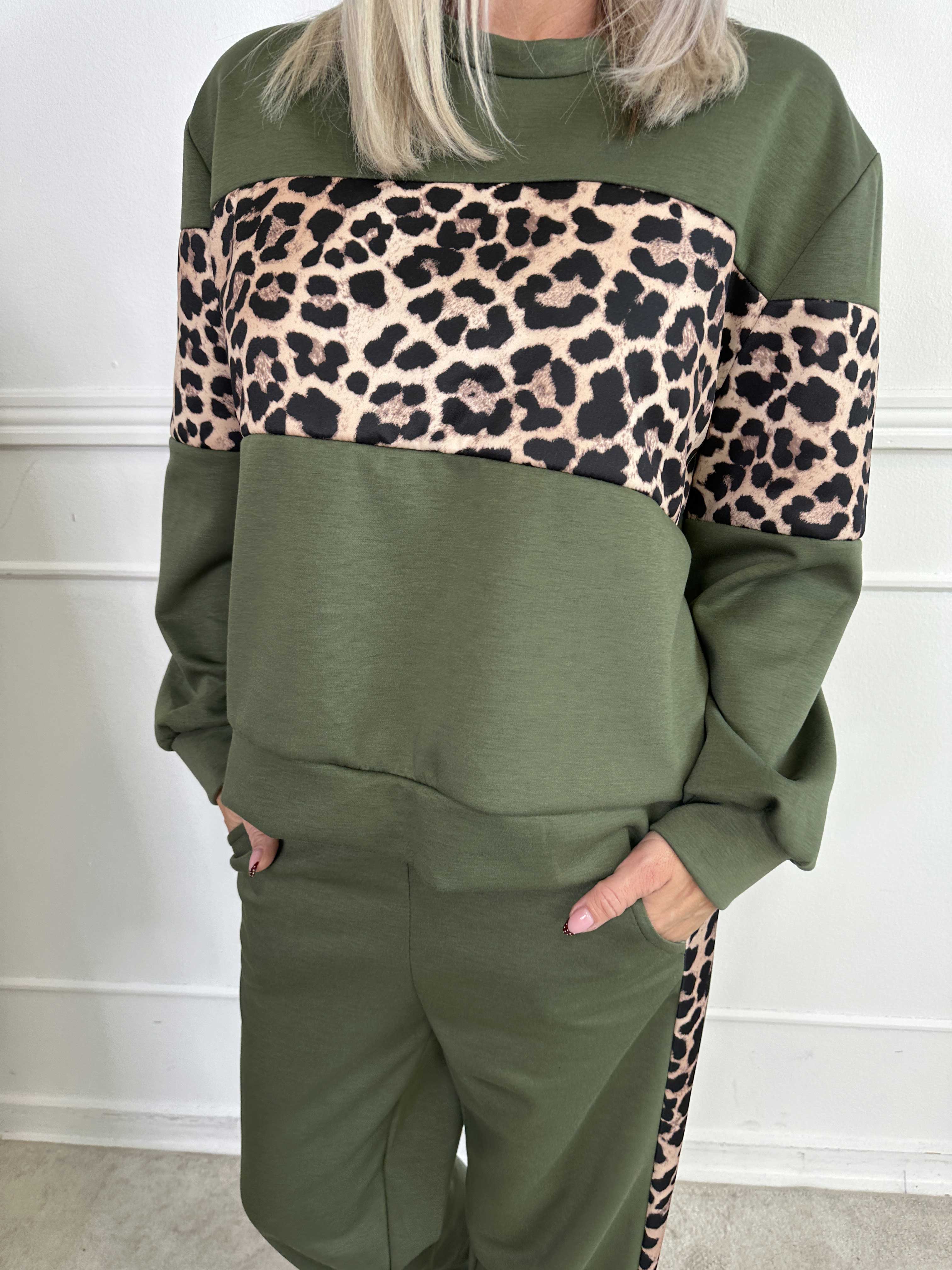 Rosita - Joggingsæt med striber af leopardprint